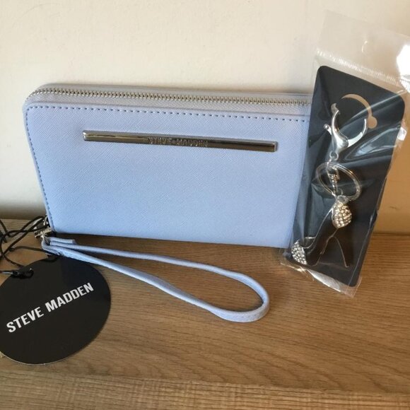 Steve Madden Baby Blue Wristlet Wallet Full Zip Around Closure NWT & Bag Charm - Picture 4 of 8
